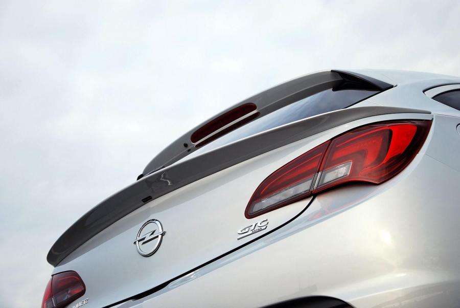  Opel Astra GTC by Steinmetz 2011 года  (фото 2 из 15)